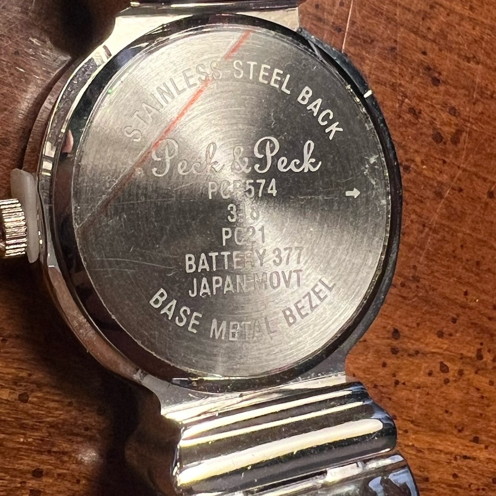 Peck & Peck silver toned quartz watch - Picture 6 of 6